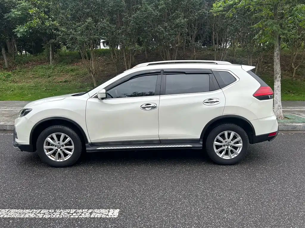 Nissan X-Trail — миниатюра 8