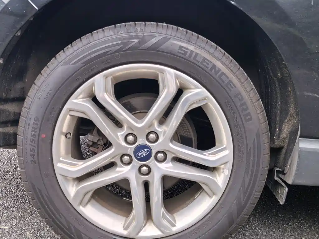 Ford Edge — миниатюра 10