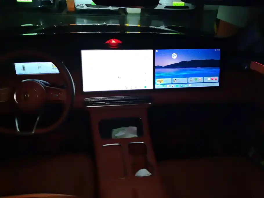 Hongqi Красный флаг HS6 PHEV — миниатюра 12