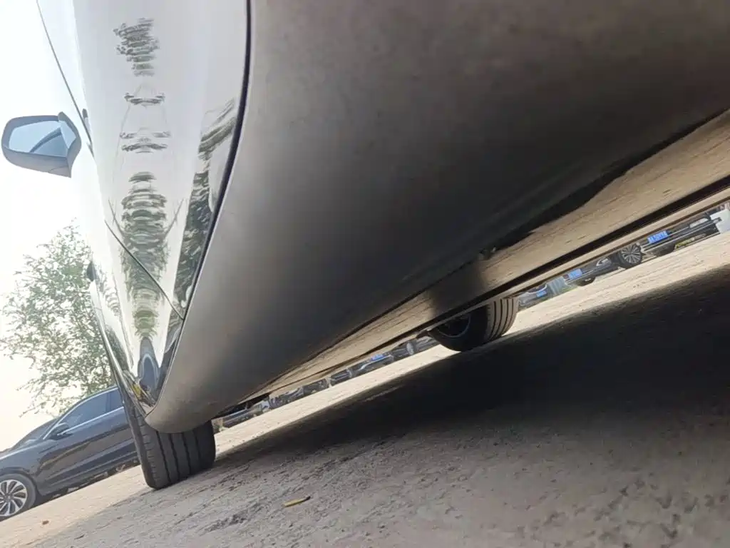 Tesla Model Y — миниатюра 22