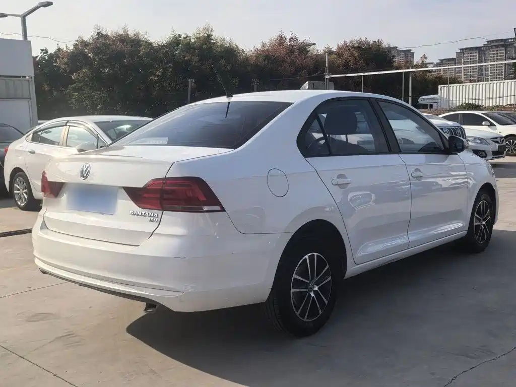 Volkswagen Santana — миниатюра 7