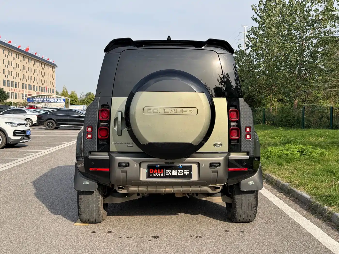 Land Rover Defender