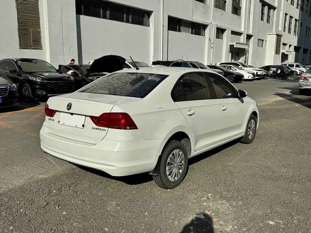 Volkswagen Santana — миниатюра 6