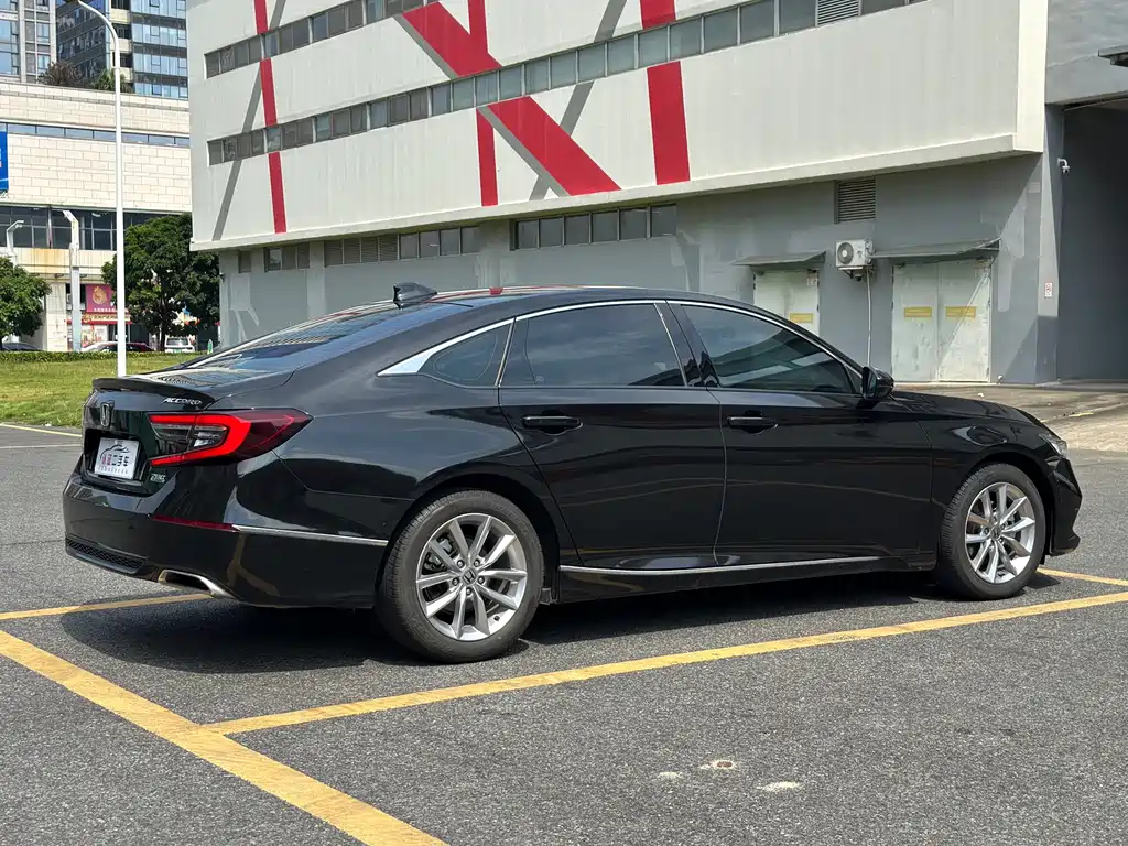 Honda Accord — миниатюра 18