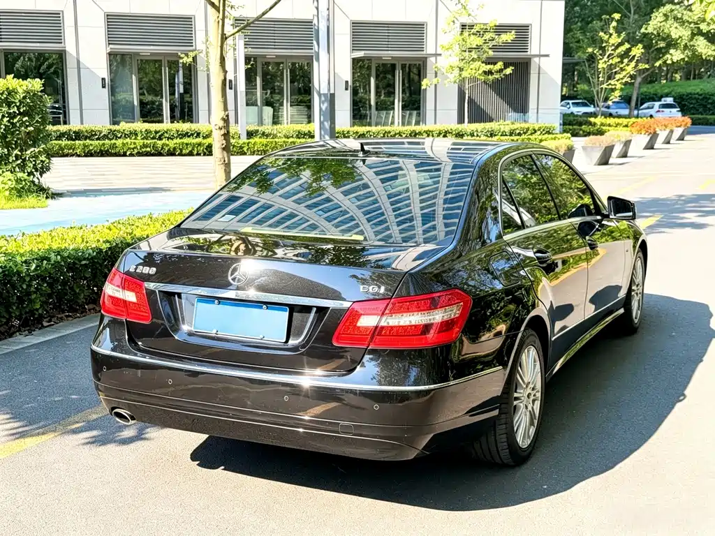 Mercedes-Benz E-Class (Import) — миниатюра 5