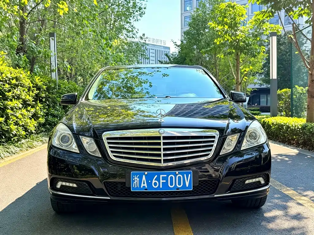 Mercedes-Benz E-Class (Import) — миниатюра 2