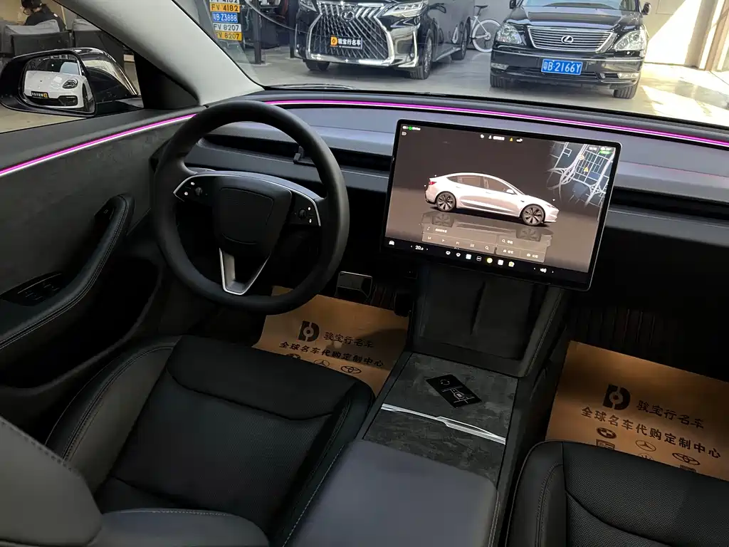 Tesla Model 3 — миниатюра 12
