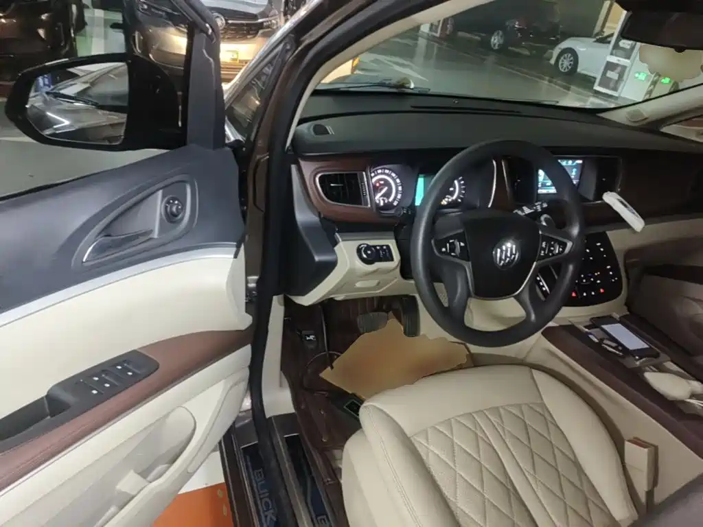 Buick GL8 — миниатюра 16