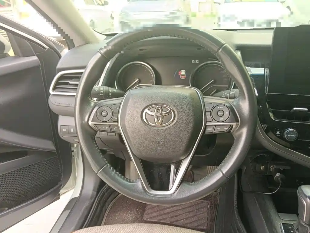 Toyota Camry — миниатюра 3