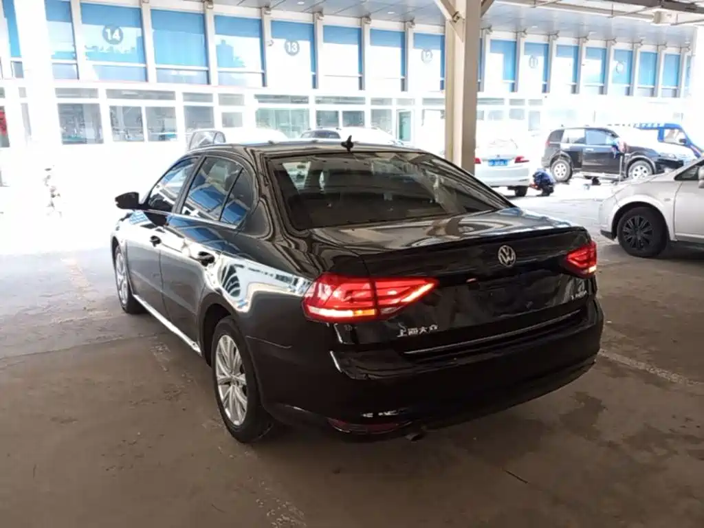 Volkswagen Lavida — миниатюра 5
