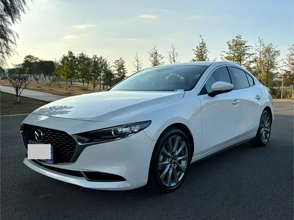 Mazda 3 Axela 2024