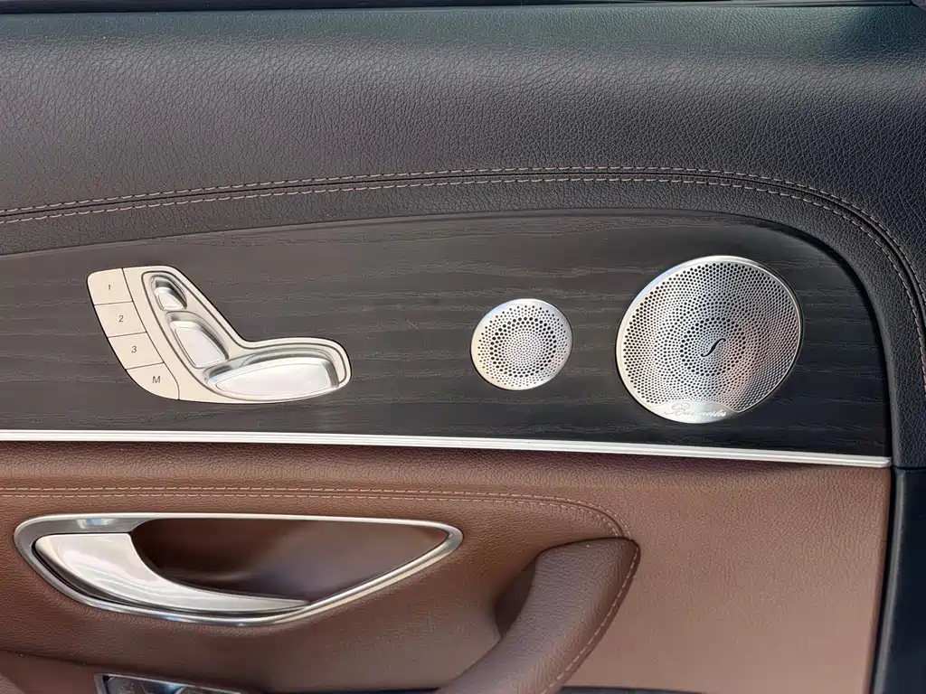Mercedes-Benz E-Class — миниатюра 12
