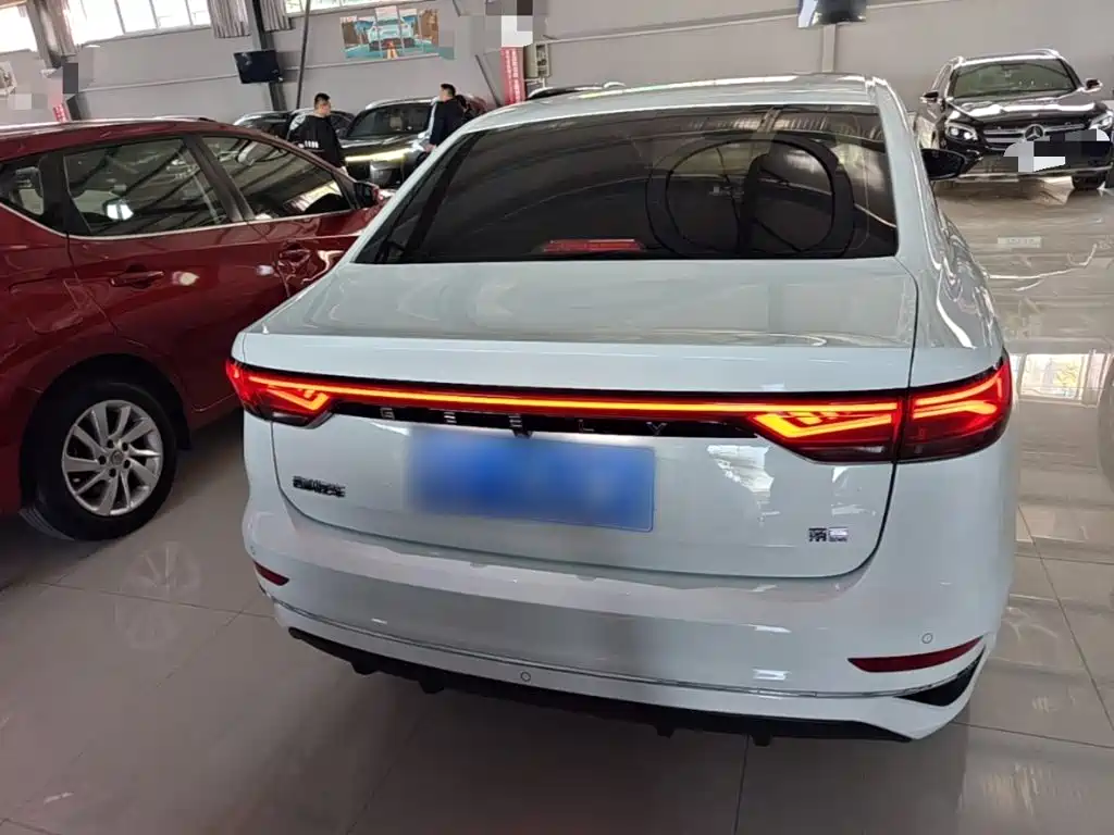 Geely Emgrand — миниатюра 6