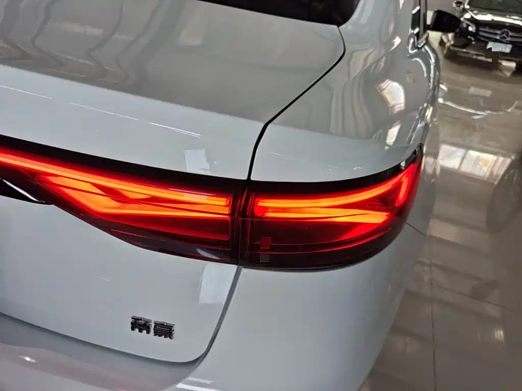 Geely Emgrand — миниатюра 8