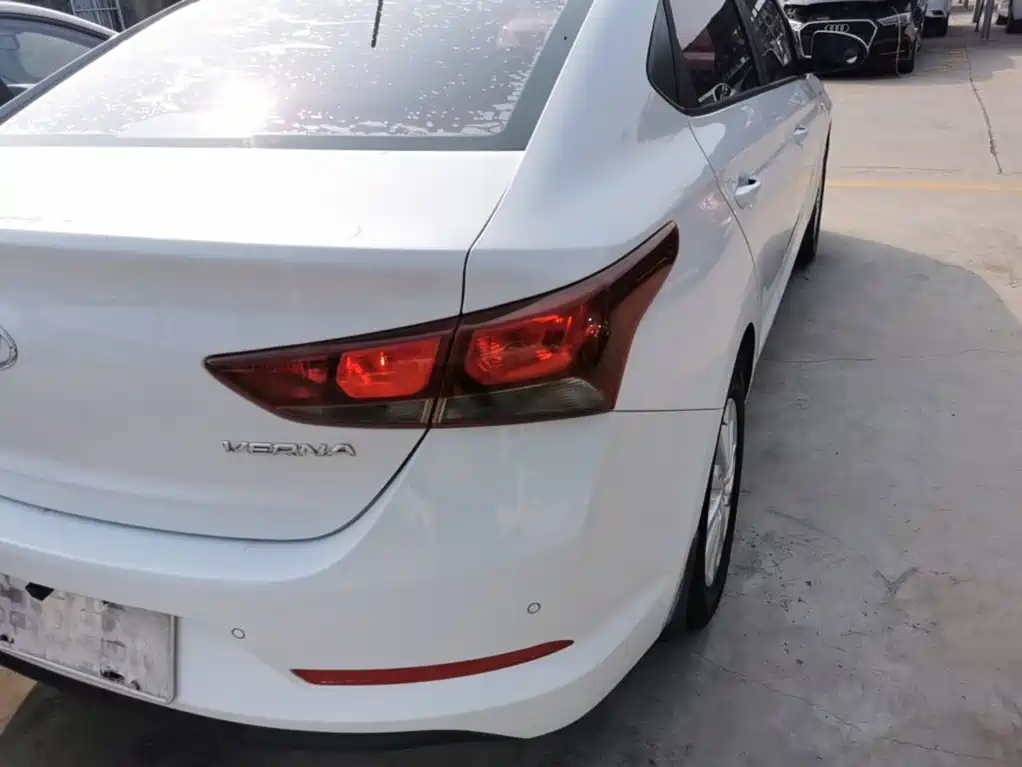 Hyundai Verna — миниатюра 8