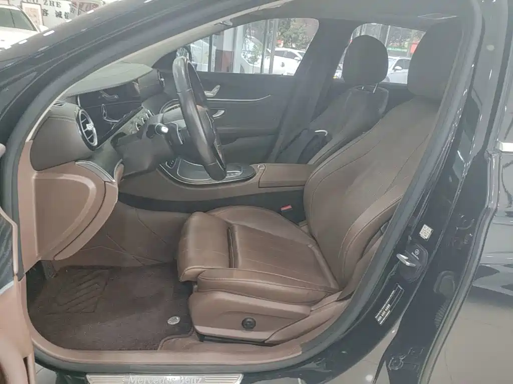Mercedes-Benz E-Class — миниатюра 15