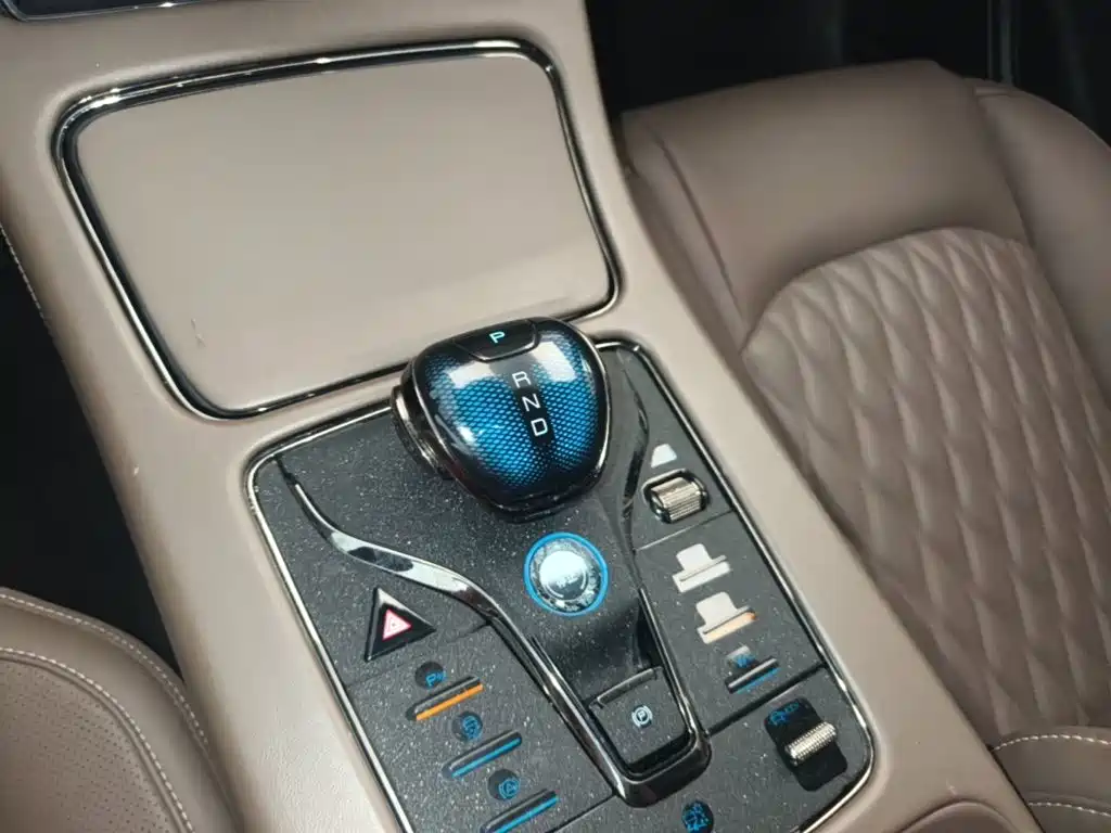 BYD Han — миниатюра 14