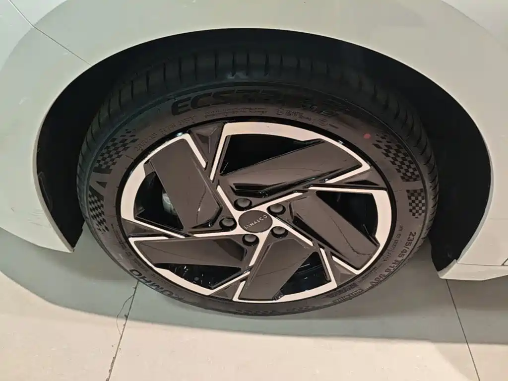 Lynk & Co 07 EM-P — миниатюра 23