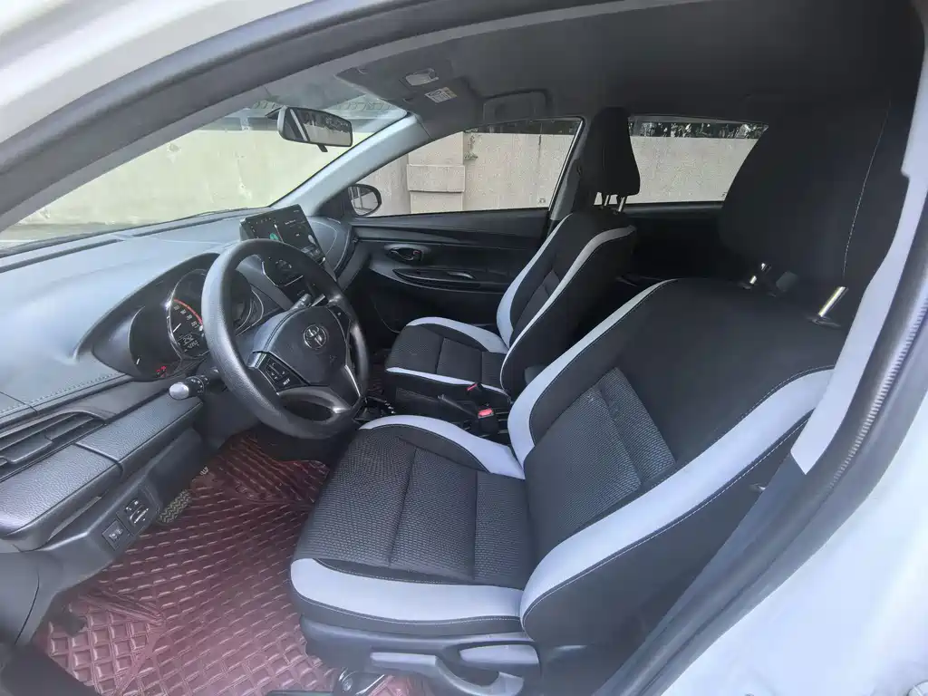 Toyota Yaris L — миниатюра 7