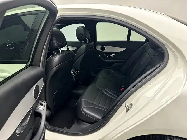 Mercedes-Benz C-Class — миниатюра 11
