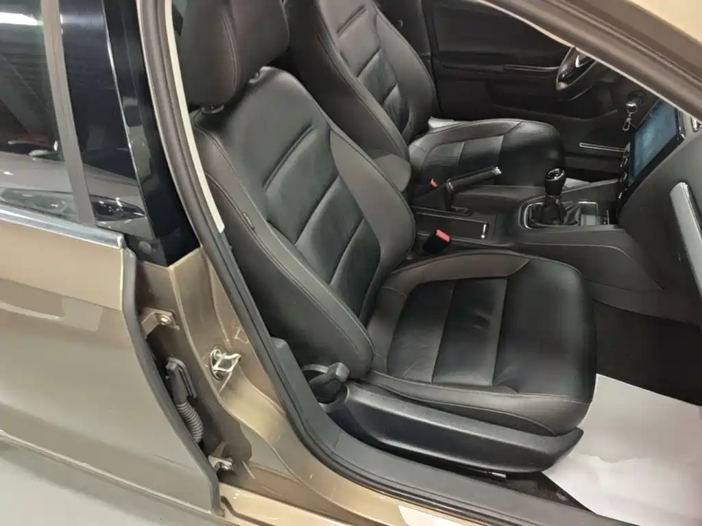 Volkswagen Sagitar — миниатюра 25