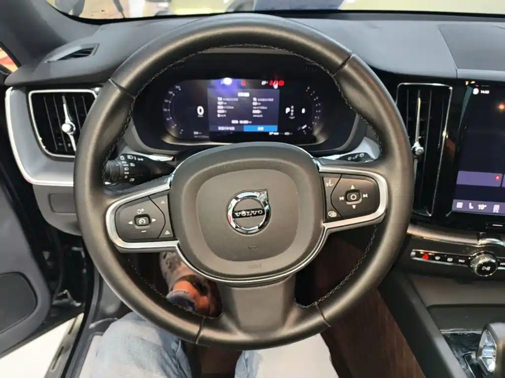 Volvo XC60 — миниатюра 11