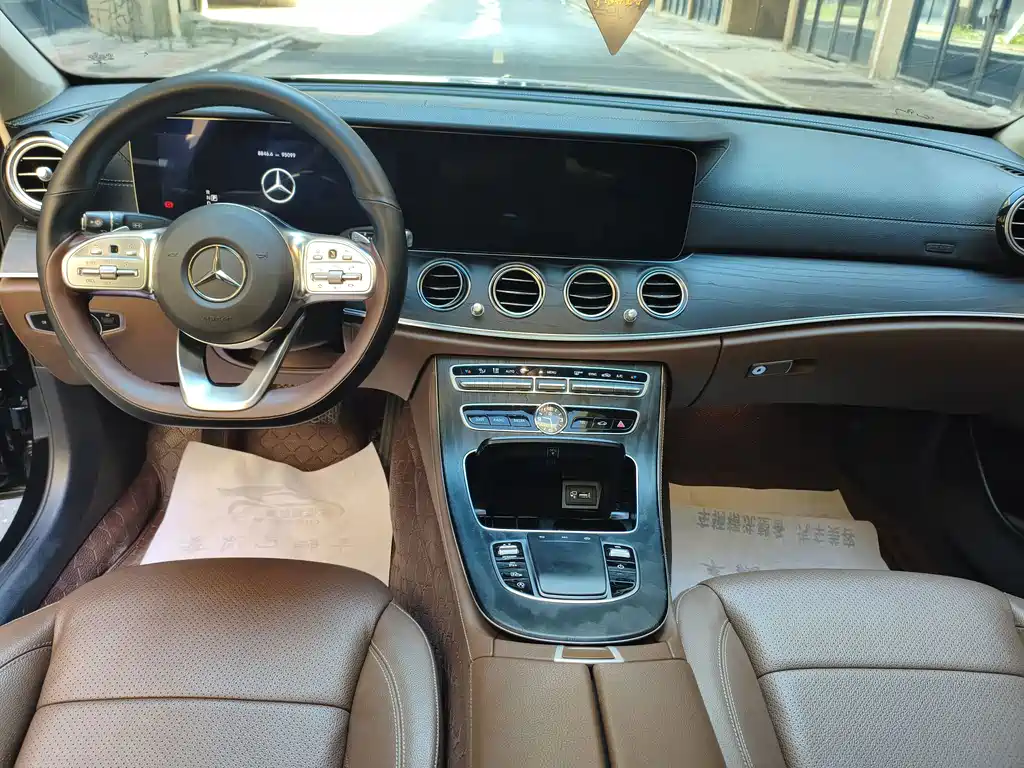 Mercedes-Benz E-Class — миниатюра 4