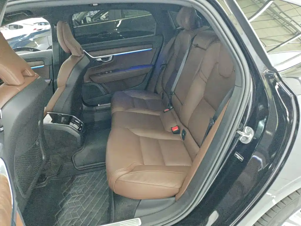 Volvo S90 — миниатюра 17