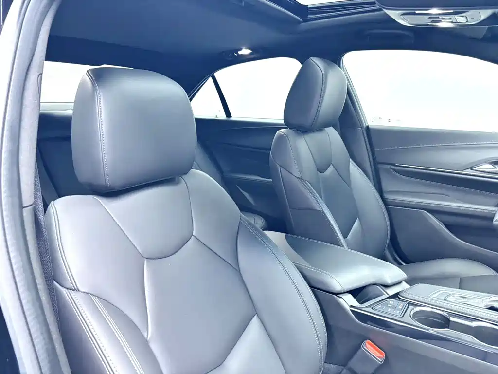 Cadillac CT4 — миниатюра 4