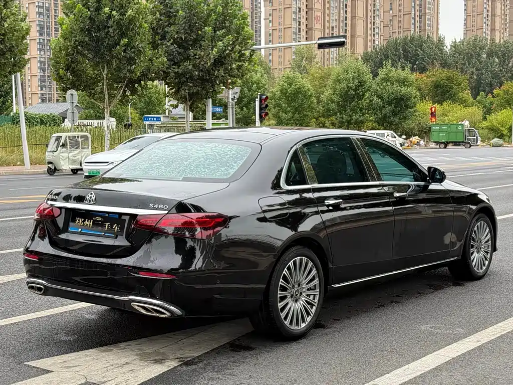 Mercedes-Benz E-Class — миниатюра 19
