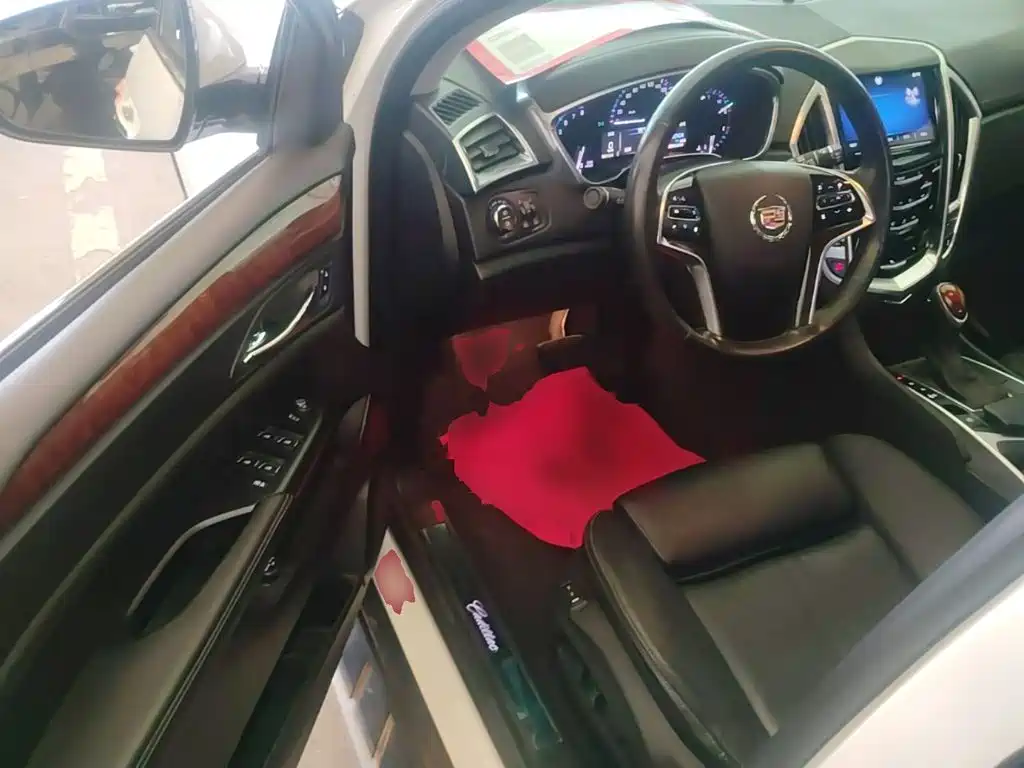 Cadillac SRX — миниатюра 16