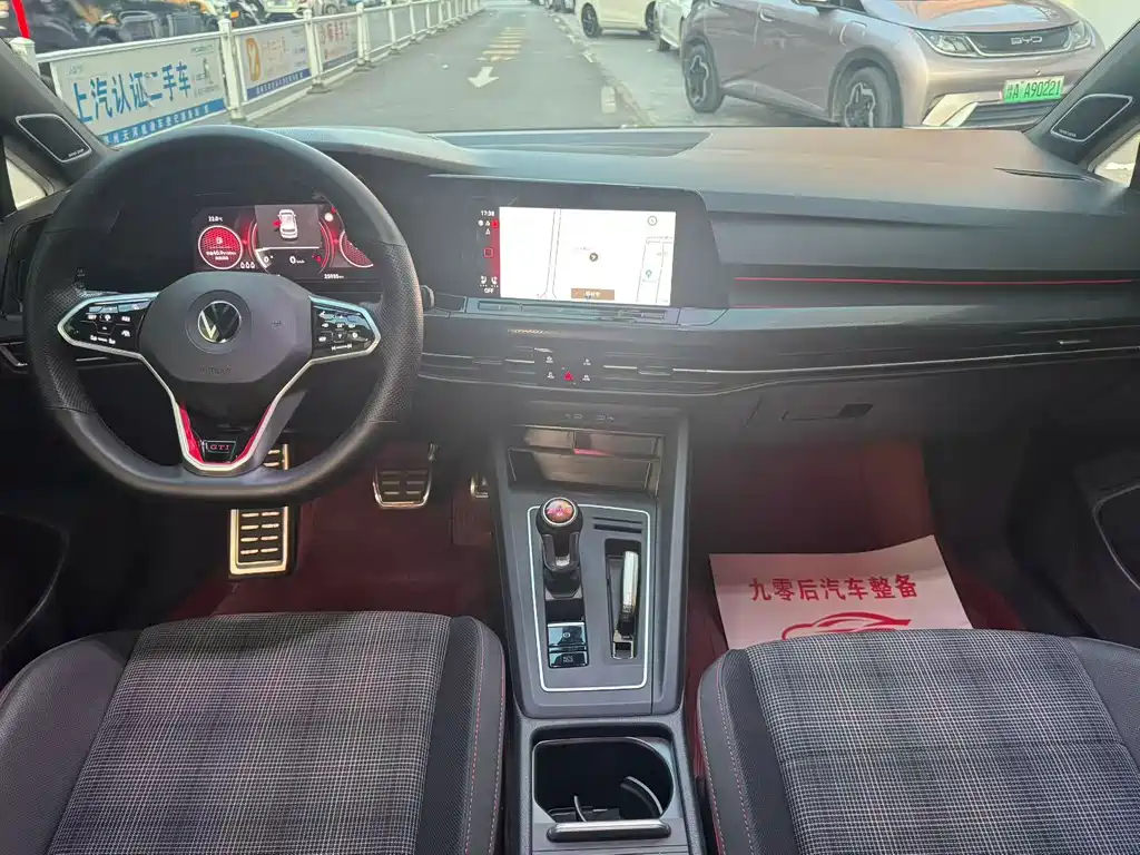 Volkswagen Golf GTI — миниатюра 6
