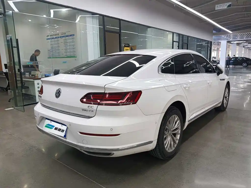 Volkswagen CC — миниатюра 3