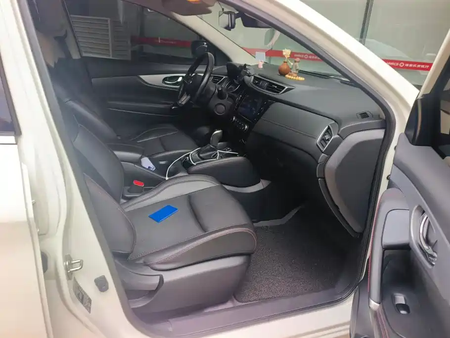 Nissan Qashqai — миниатюра 8