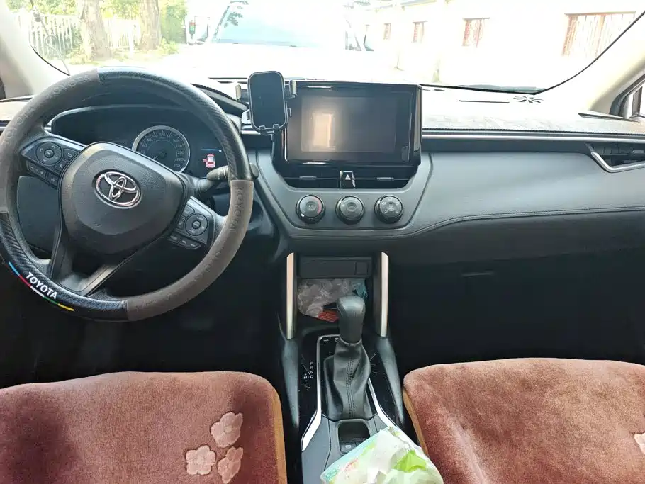 Toyota Corolla Cross — миниатюра 11