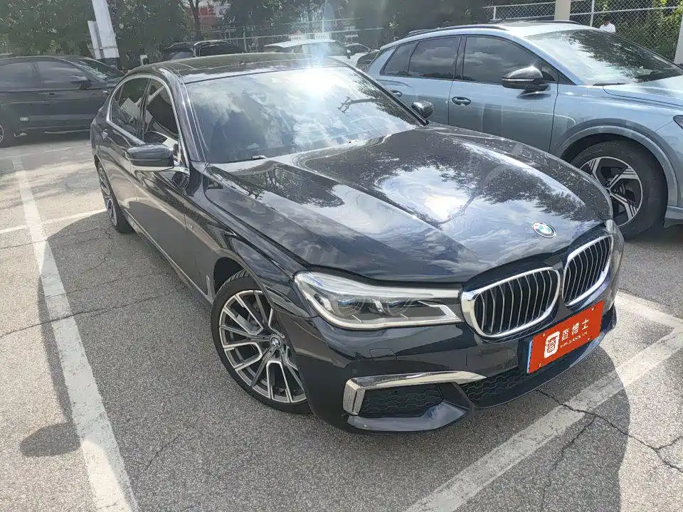 BMW 7 Series — миниатюра 2