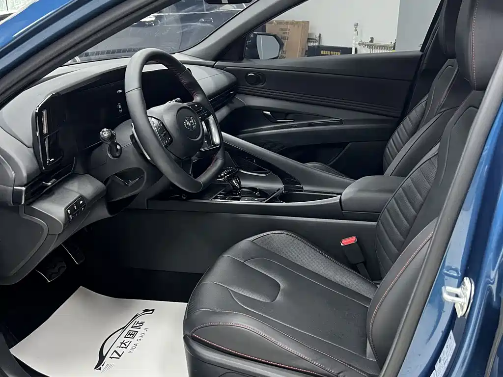 Hyundai Elantra — миниатюра 6