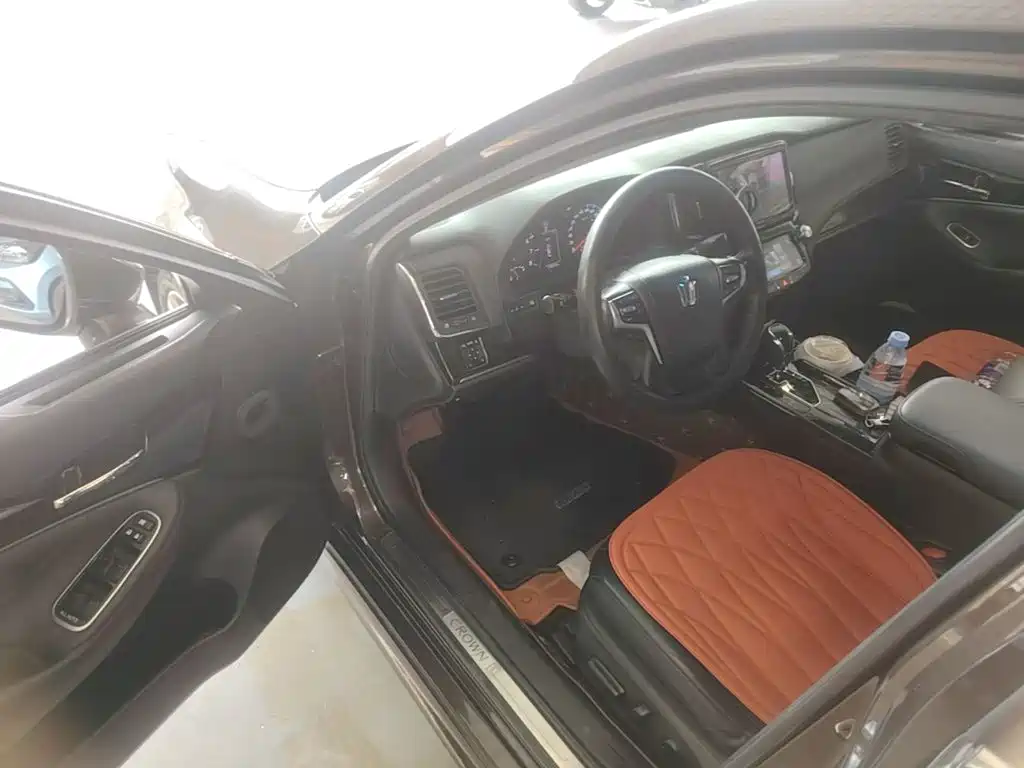 Toyota Crown — миниатюра 16