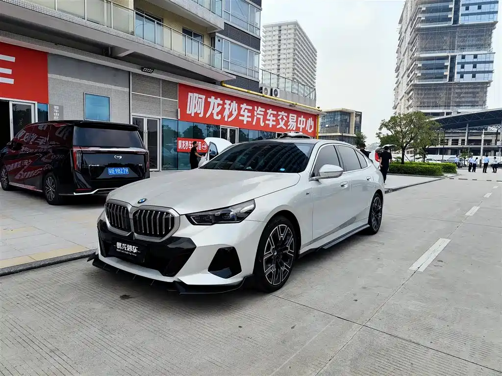 宝马5系 2024款 530Li 尊享型 M运动套装 2024
