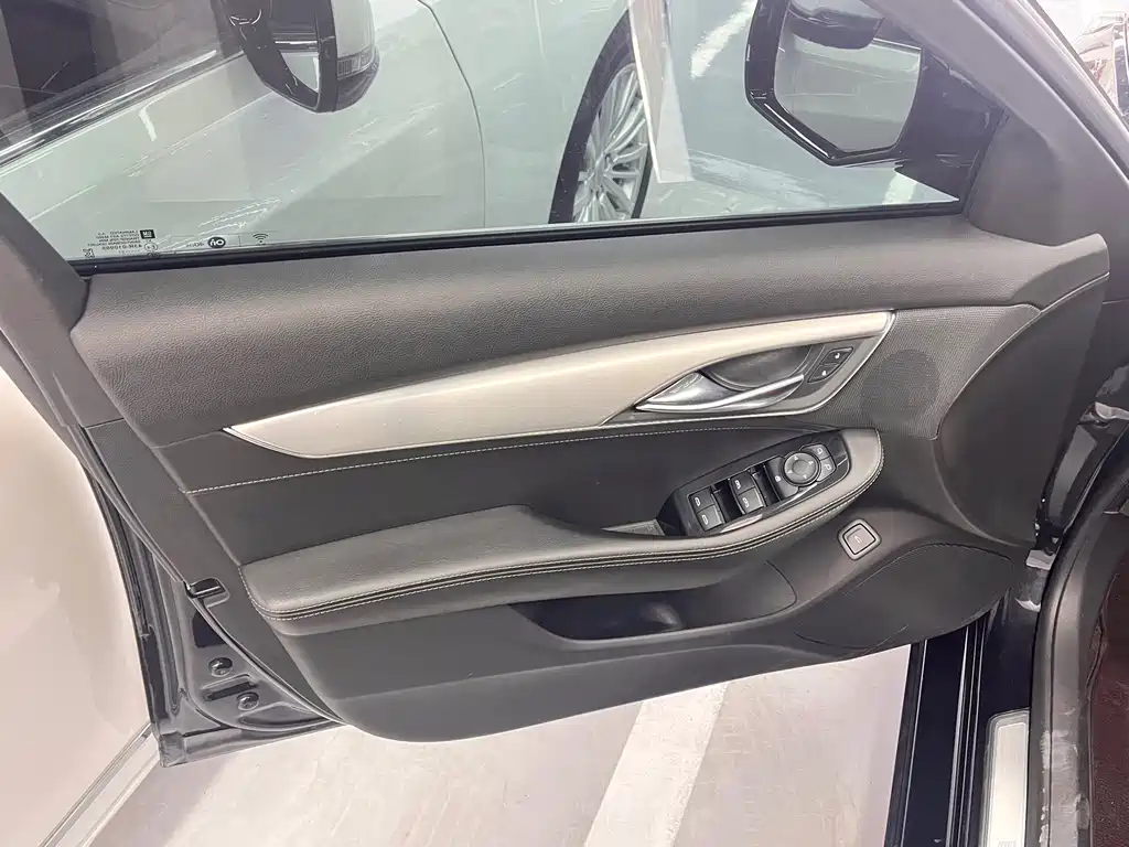 Cadillac CT5 — миниатюра 4