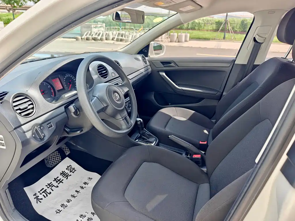 Volkswagen Jetta — миниатюра 10