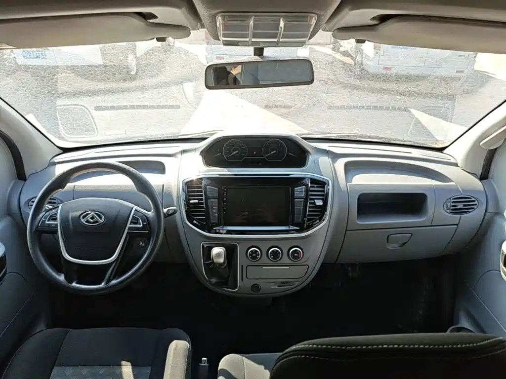 Maxus V80 — миниатюра 10