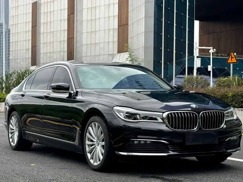 BMW 7 Series — миниатюра 3