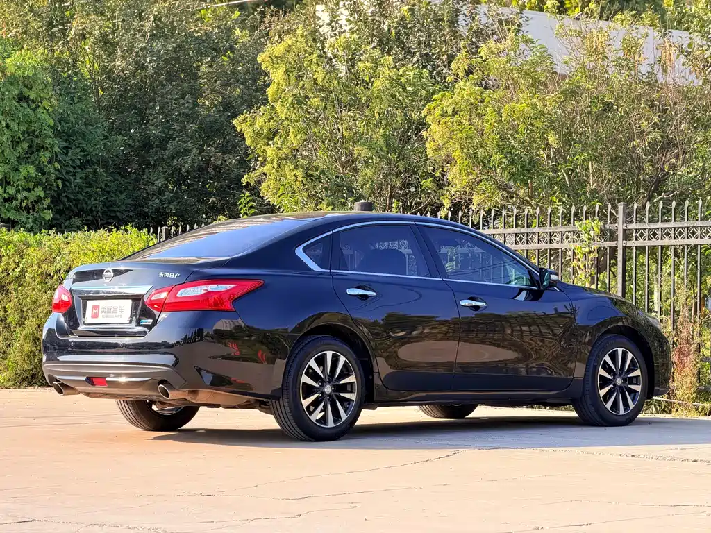 Nissan Teana — миниатюра 6