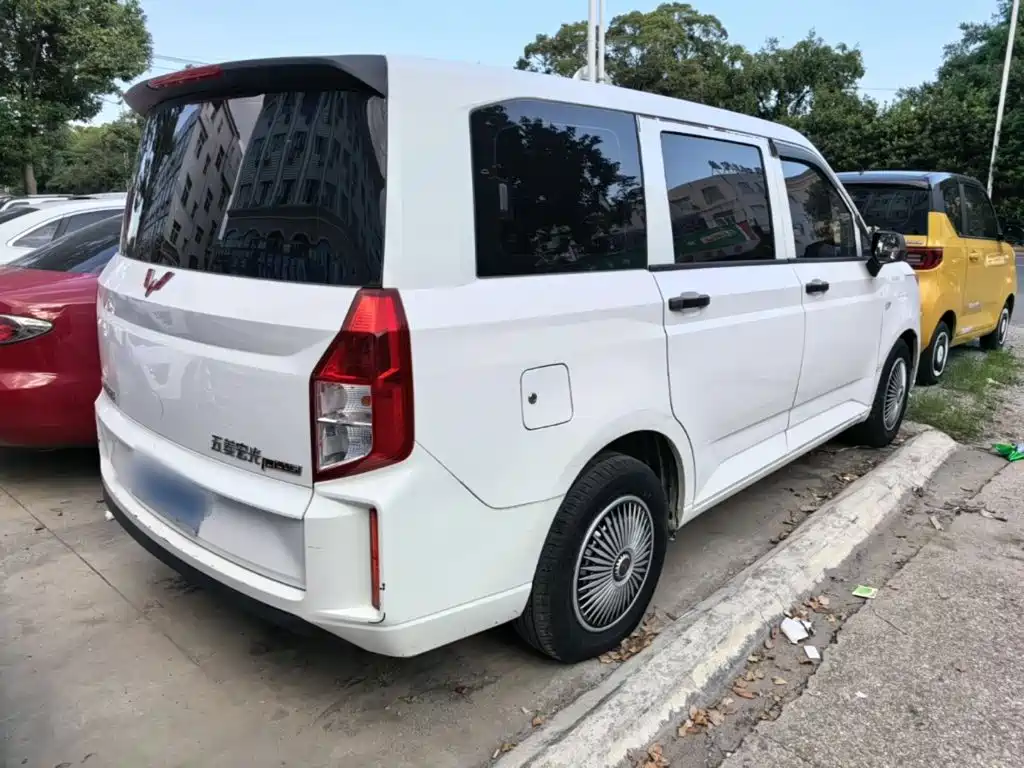 Wuling Hongguang PLUS — миниатюра 7