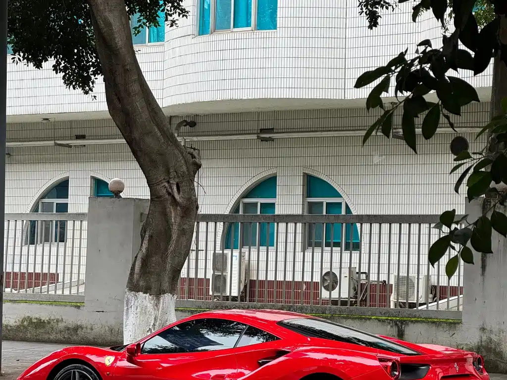 Ferrari 488 — миниатюра 4