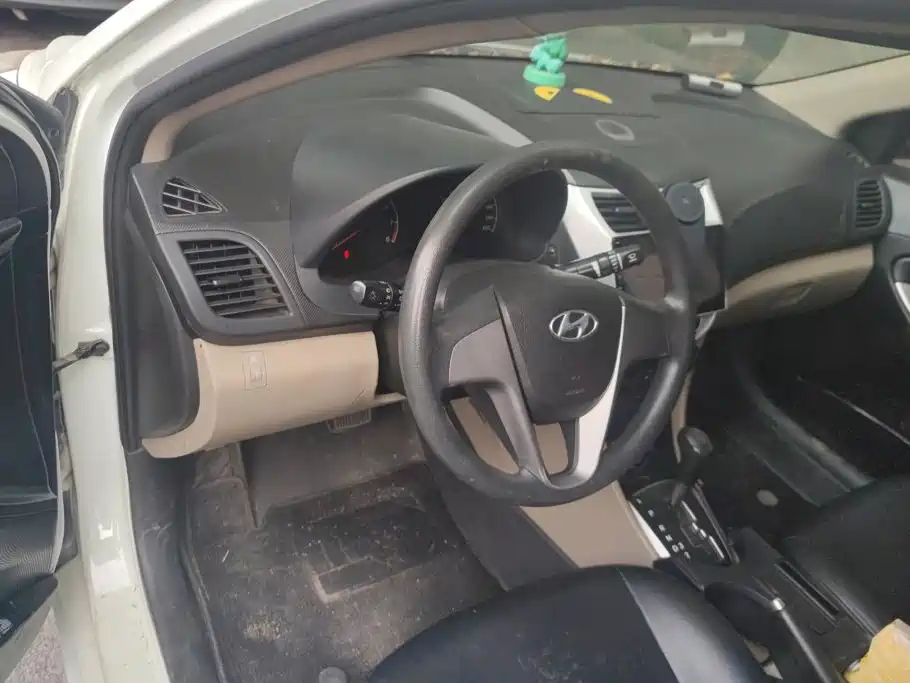 Hyundai Verna — миниатюра 12