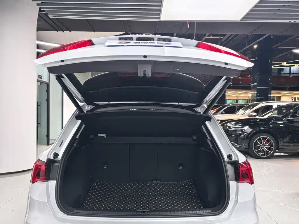 Audi Q3 — миниатюра 14