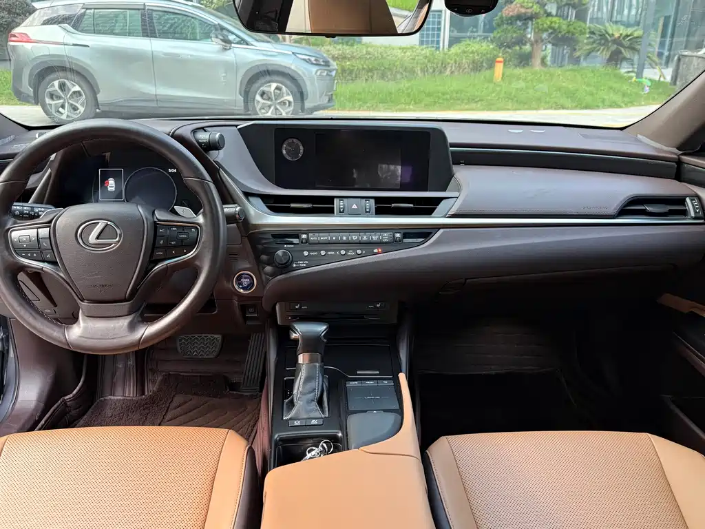 Lexus ES — миниатюра 9