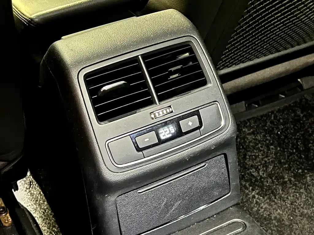 Audi A4L — миниатюра 16